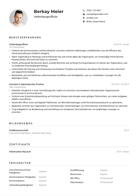 Lebenslauf-Muster für Verbindungsoffizier*in
