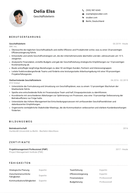Lebenslauf-Muster für Geschäftsleiter*in