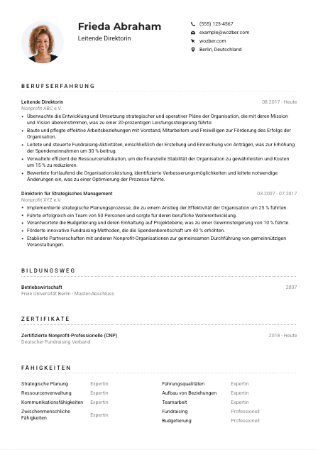 Lebenslauf-Muster für Leitende*r Direktor*in